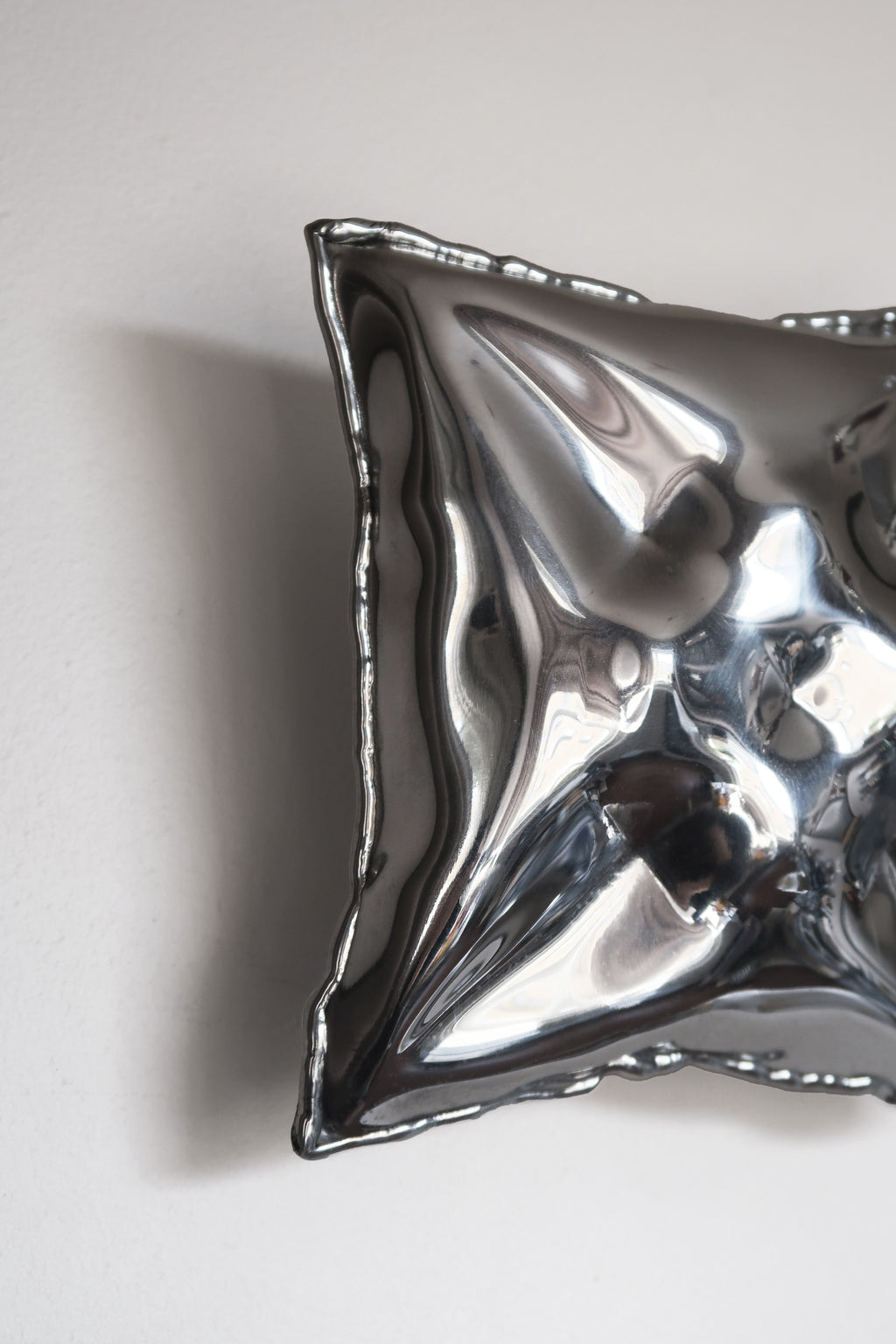 Crossed Sculpture - 15 x 15 cm